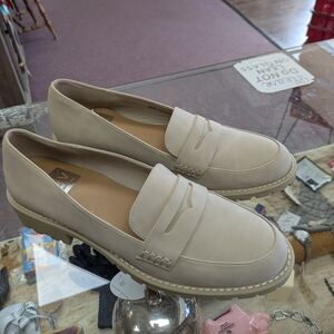 Elegant Beige Loafers for Women